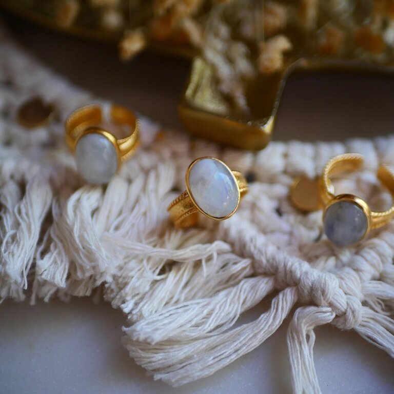 Bague en Pierre de Lune réglable