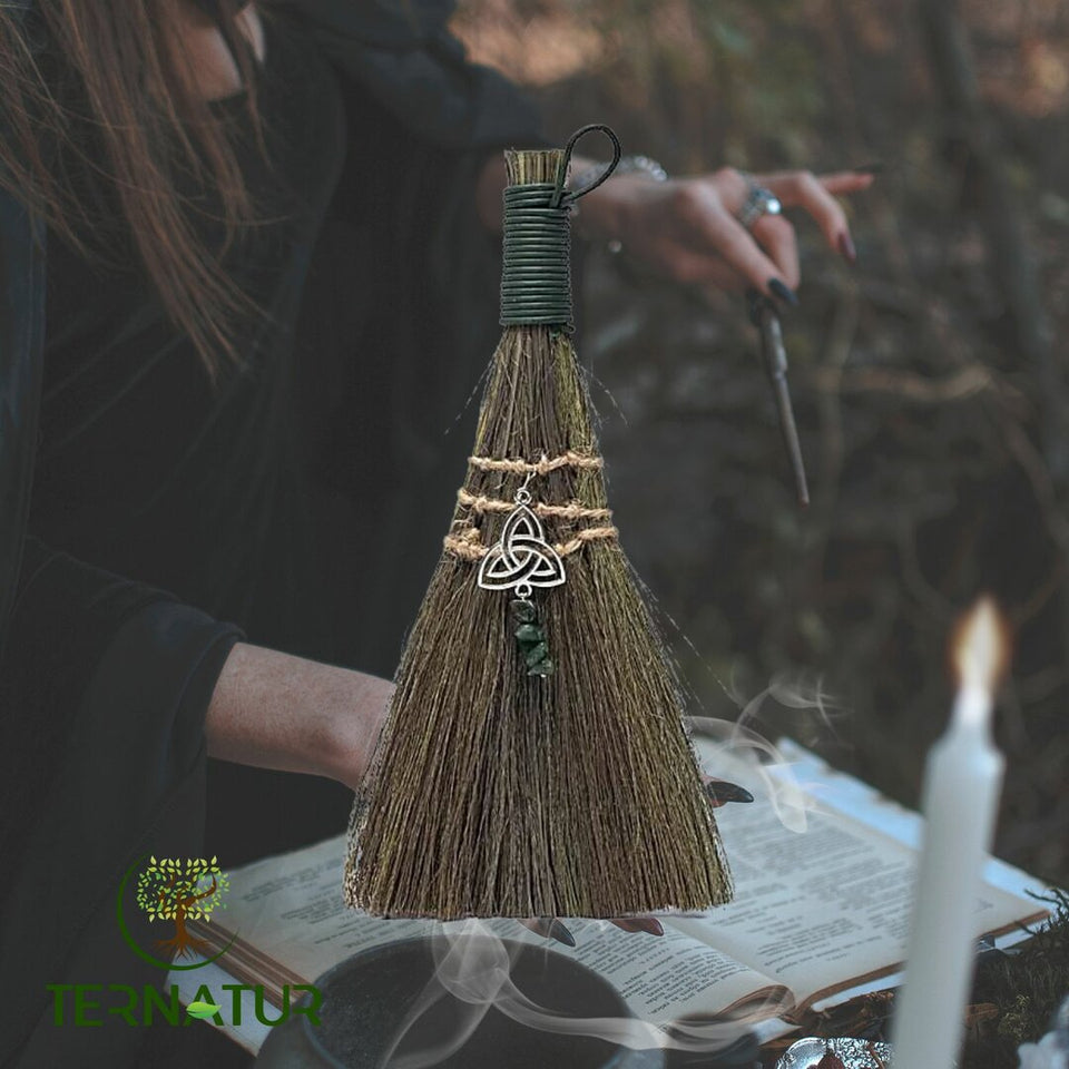 Balai de sorcière Triquetra Vert