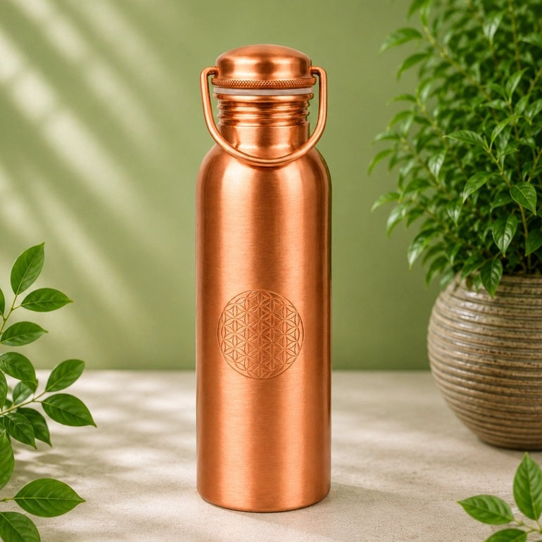 Bouteille d’eau en cuivre pur Fleur de Vie avec poignée – 750 ml
