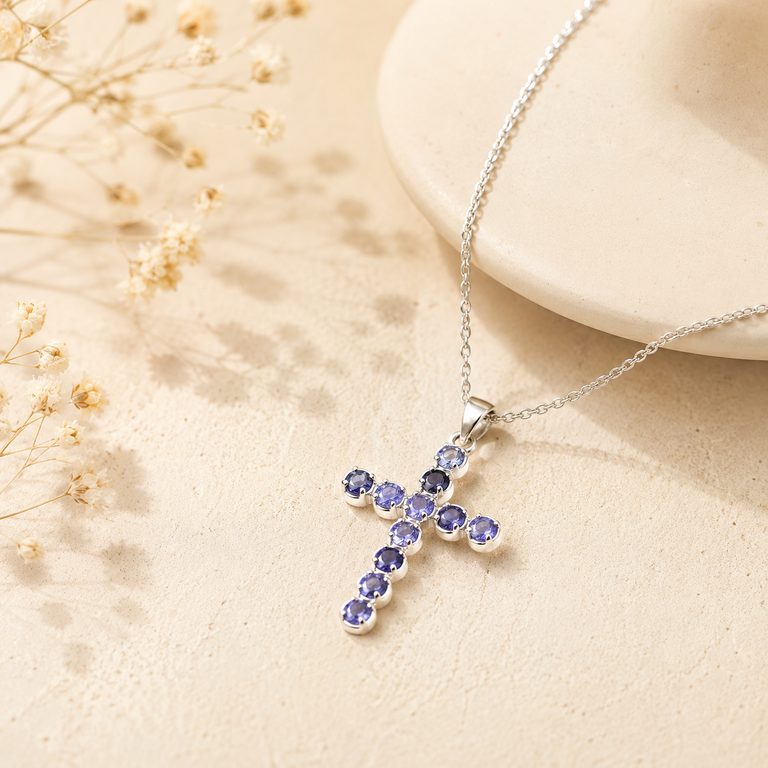 Pendentif Croix en Iolite – Plaqué Argent