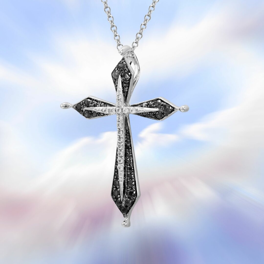 Pendentif Croix en Spinelle Noire
