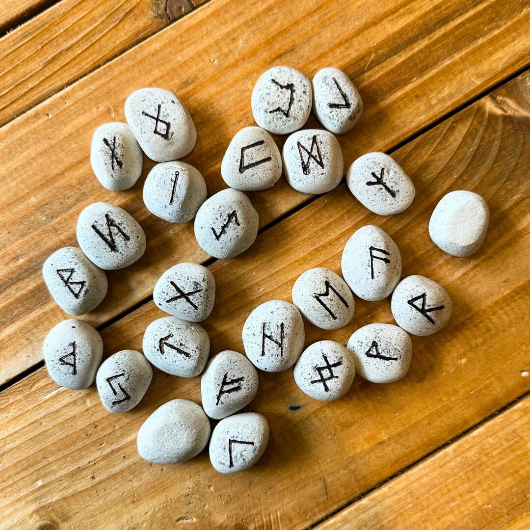 Runes en Céramique