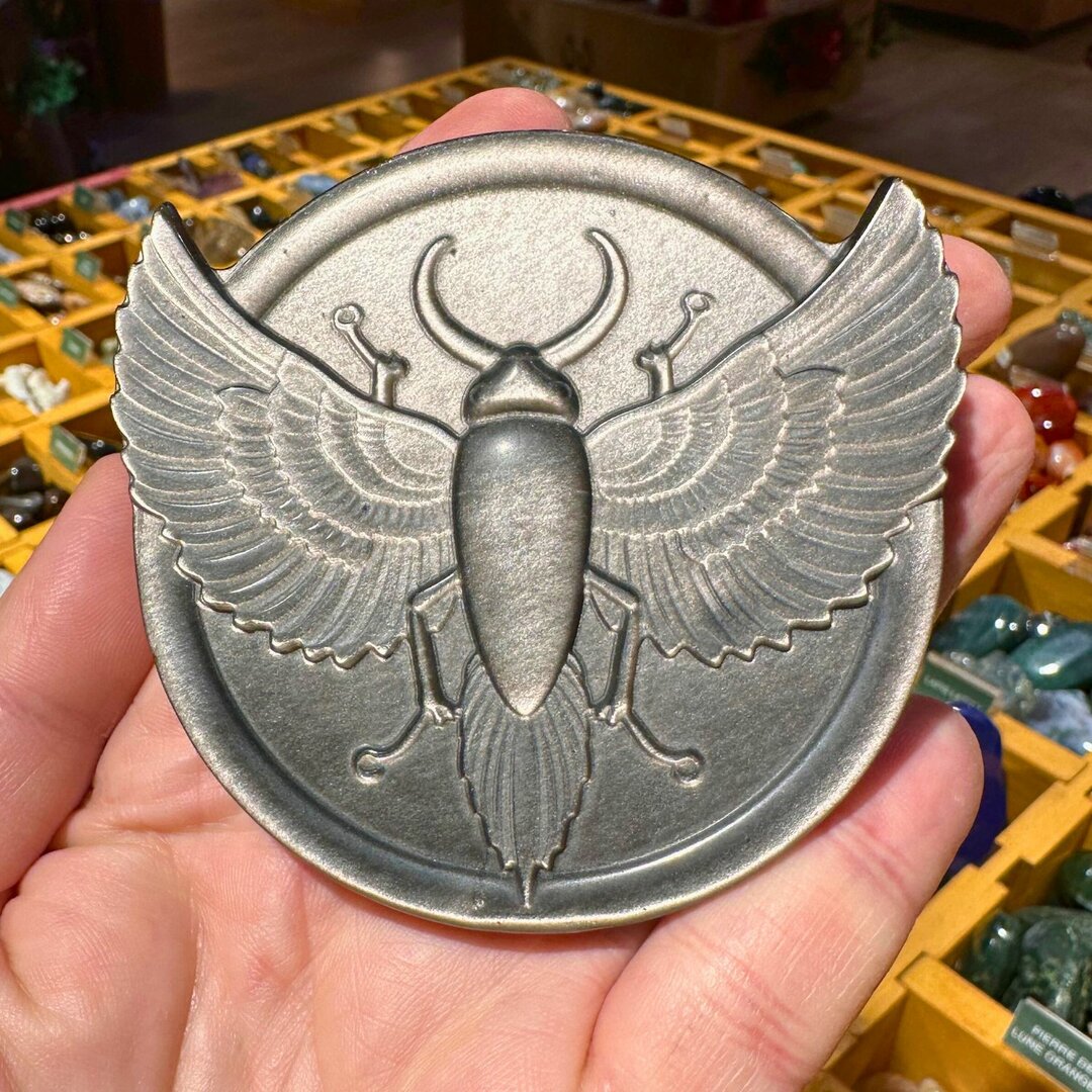 Scarabée Égyptien en Obsidienne Argentée