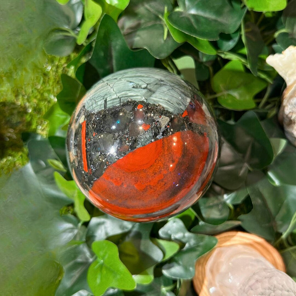 Sphère Héliotrope (Jaspe Sanguin) - 10cm
