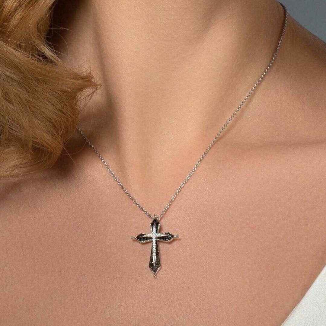Pendentif Croix en Spinelle Noire